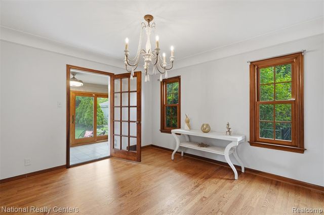 169 Mckinley Avenue, Grosse Pointe Farms, MI 48236