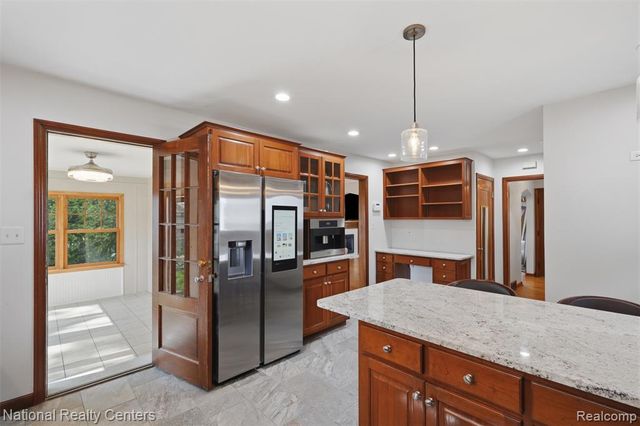 169 Mckinley Avenue, Grosse Pointe Farms, MI 48236