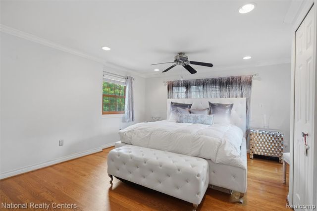 169 Mckinley Avenue, Grosse Pointe Farms, MI 48236