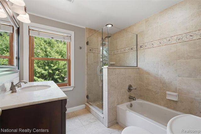 169 Mckinley Avenue, Grosse Pointe Farms, MI 48236