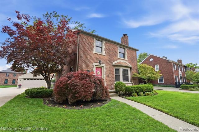 169 Mckinley Avenue, Grosse Pointe Farms, MI 48236