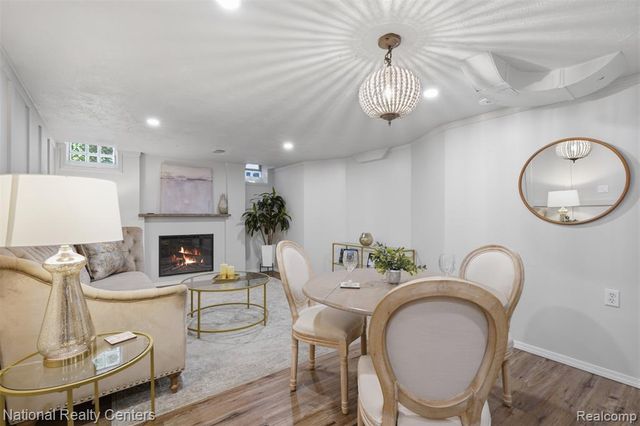 169 Mckinley Avenue, Grosse Pointe Farms, MI 48236