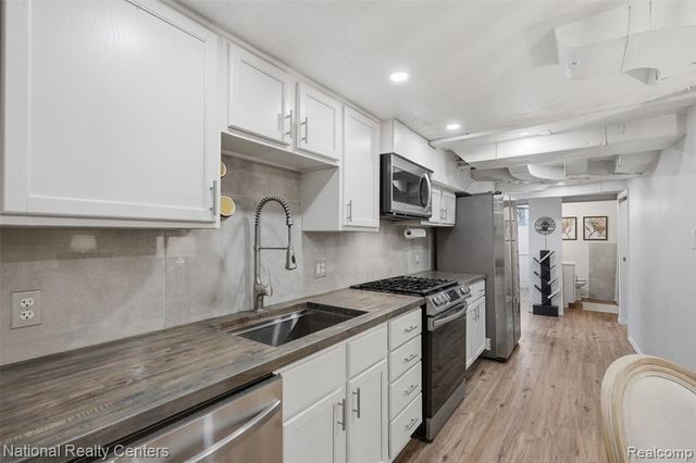 169 Mckinley Avenue, Grosse Pointe Farms, MI 48236