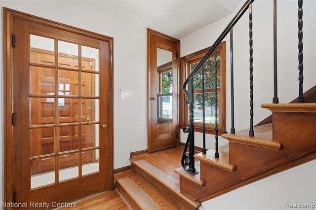 169 Mckinley Avenue, Grosse Pointe Farms, MI 48236