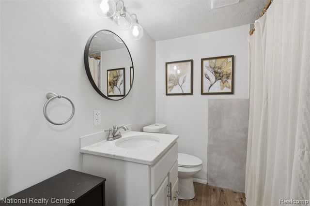 169 Mckinley Avenue, Grosse Pointe Farms, MI 48236