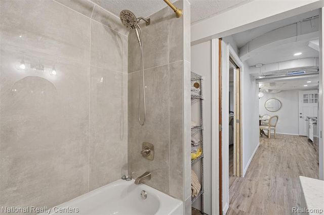 169 Mckinley Avenue, Grosse Pointe Farms, MI 48236