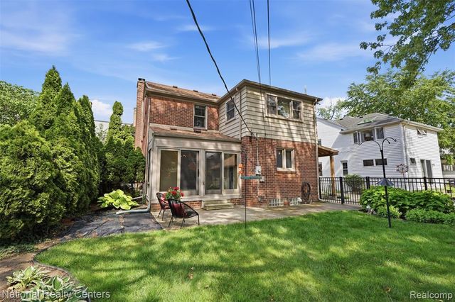 169 Mckinley Avenue, Grosse Pointe Farms, MI 48236