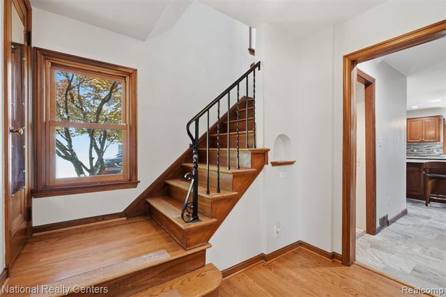 169 Mckinley Avenue, Grosse Pointe Farms, MI 48236