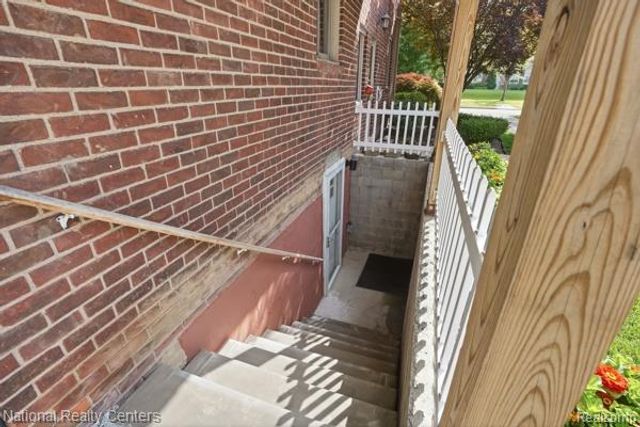 169 Mckinley Avenue, Grosse Pointe Farms, MI 48236