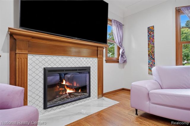 169 Mckinley Avenue, Grosse Pointe Farms, MI 48236