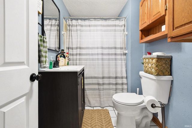 67636 Lake Trail, Lakeville, IN 46536