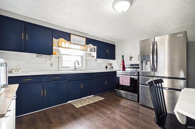 67636 Lake Trail, Lakeville, IN 46536