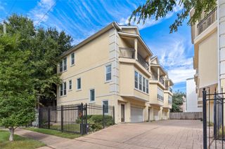 6124 Tyne Street, Houston, TX 77007