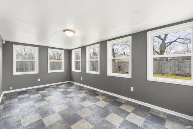 4816 Hessen Cassel Road, Fort Wayne, IN 46806