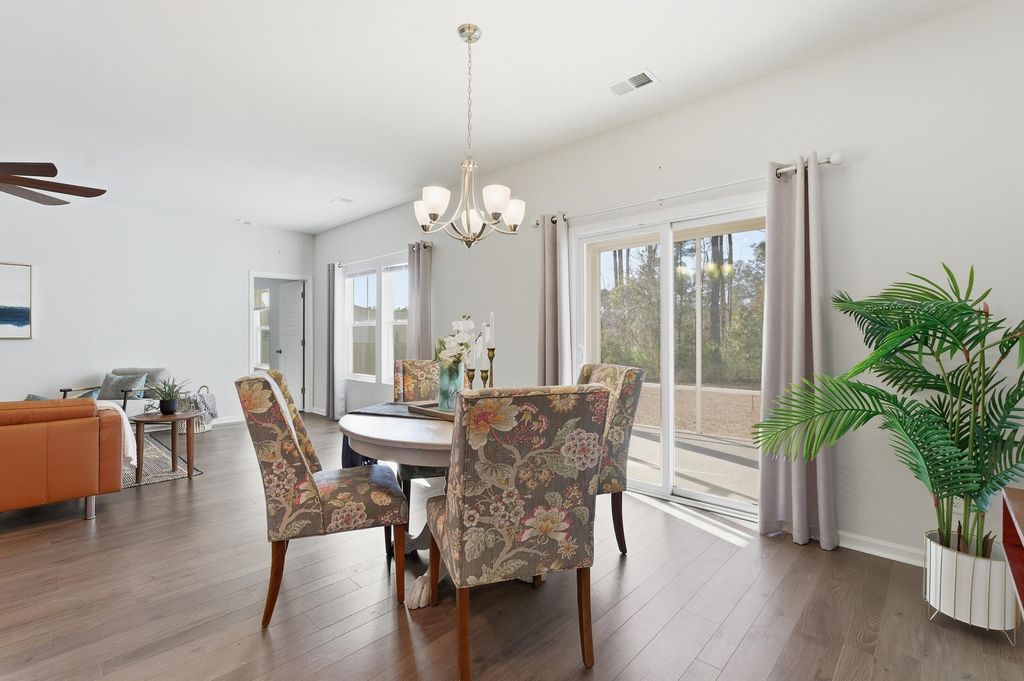 Image 10 of property listing at 285 Firewheel Court, Summerville, SC 29486