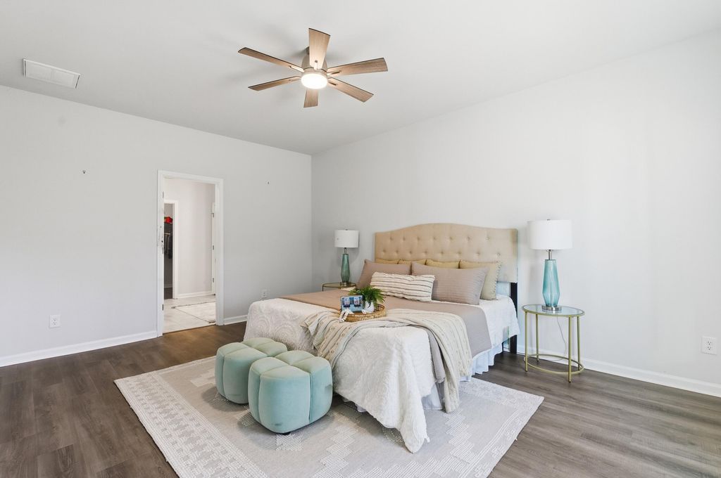 Image 11 of property listing at 285 Firewheel Court, Summerville, SC 29486