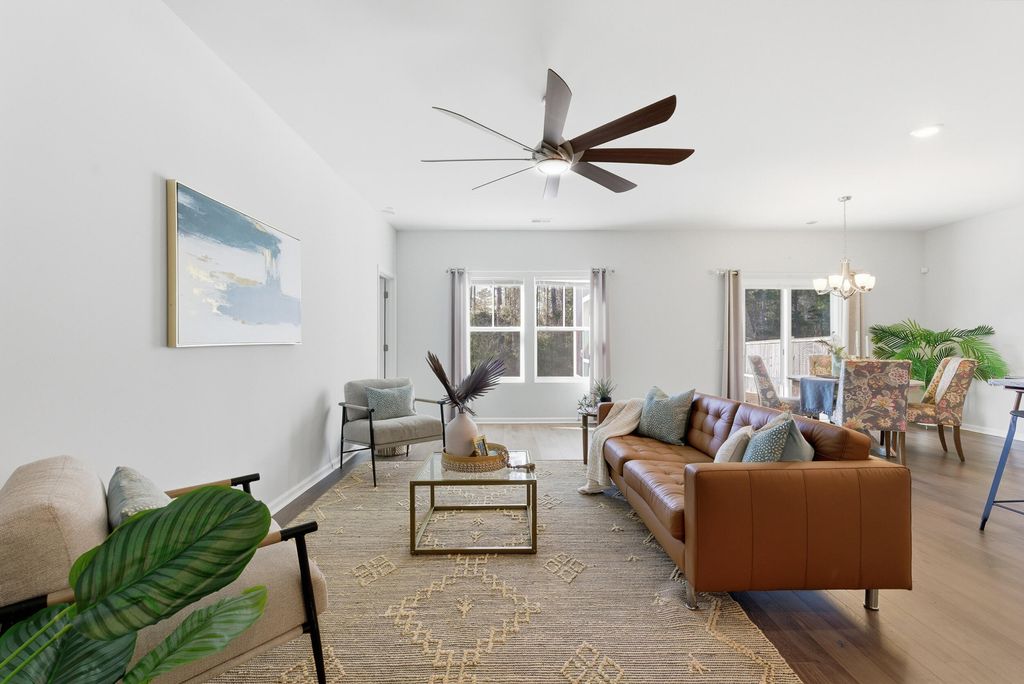 Image 3 of property listing at 285 Firewheel Court, Summerville, SC 29486