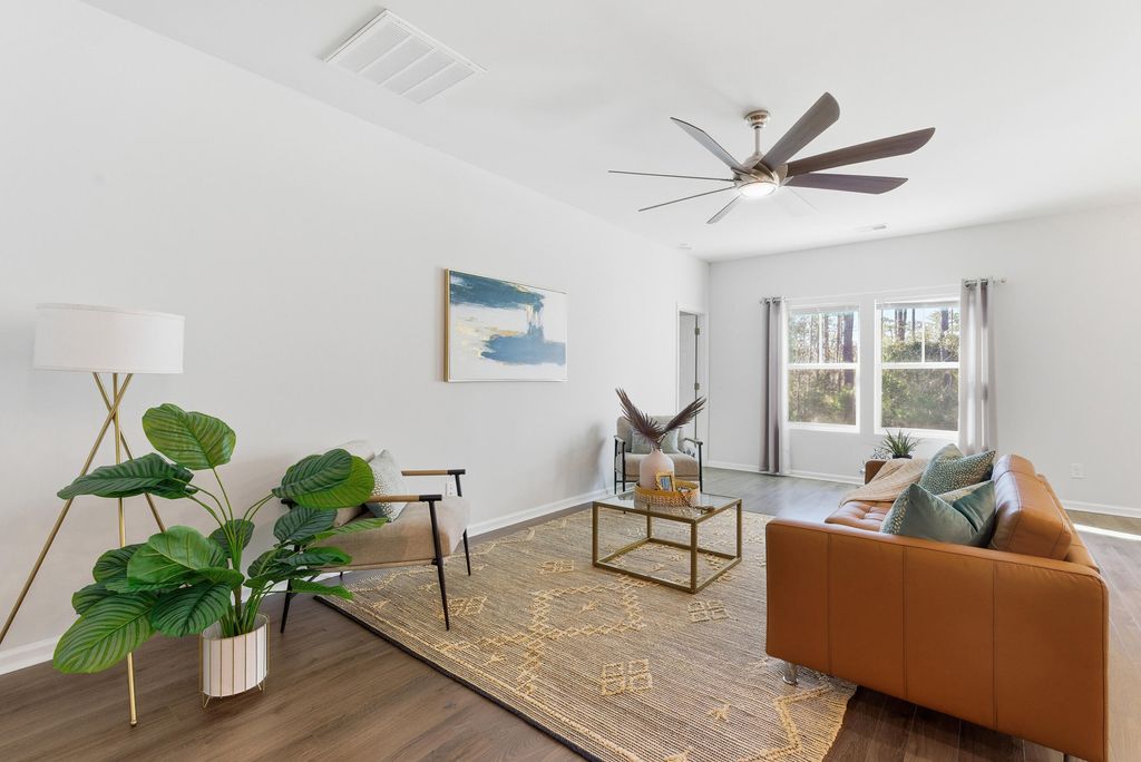 Image 5 of property listing at 285 Firewheel Court, Summerville, SC 29486