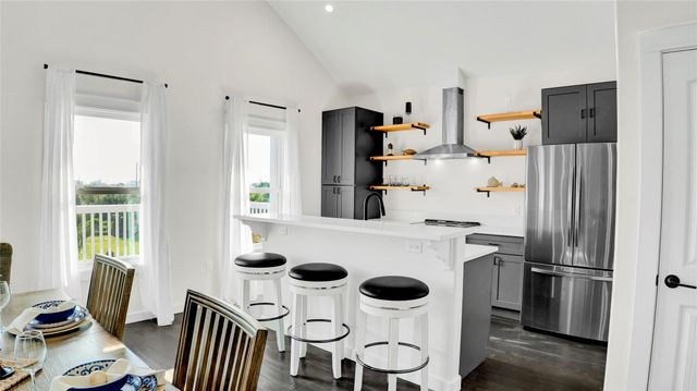 1028 Sunset Circle W, Crystal Beach, TX 77650