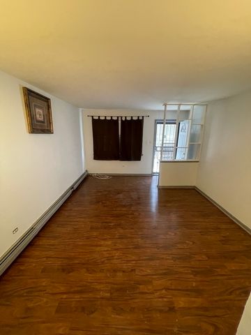 7208 S East End Avenue B, Chicago, IL 60649