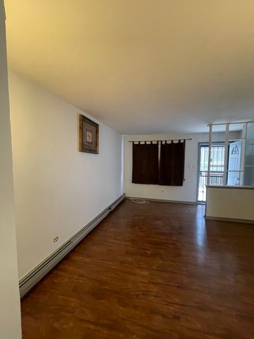 7208 S East End Avenue B, Chicago, IL 60649