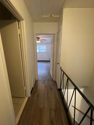 7208 S East End Avenue B, Chicago, IL 60649