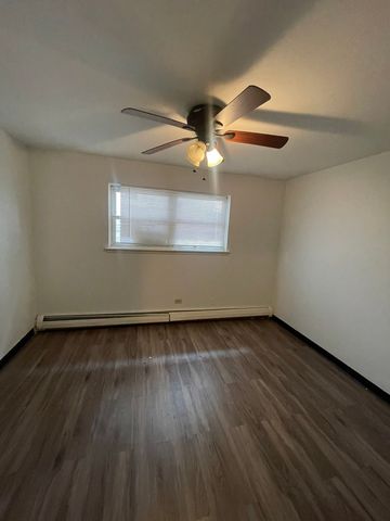 7208 S East End Avenue B, Chicago, IL 60649