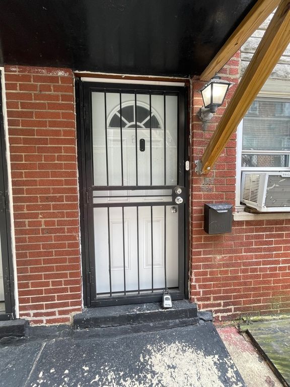 7208 S East End Avenue B, Chicago, IL 60649