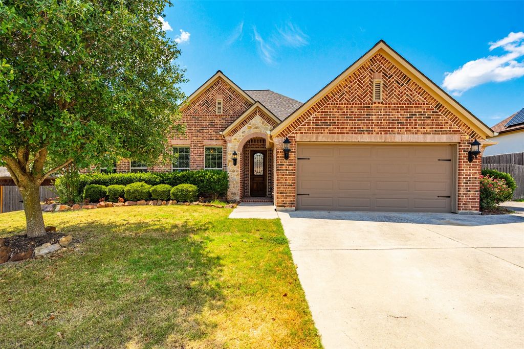 7373 Lake Rock Drive, Fort Worth, TX 76179