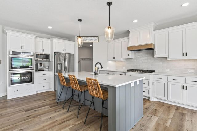 10803 40th Street N, Lake Elmo, MN 55042
