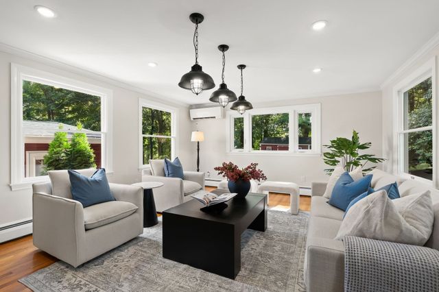26 Mayflower Road, Winchester, MA 01890