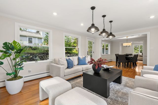 26 Mayflower Road, Winchester, MA 01890