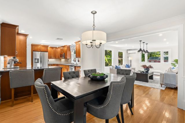 26 Mayflower Road, Winchester, MA 01890
