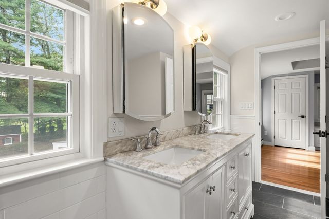 26 Mayflower Road, Winchester, MA 01890