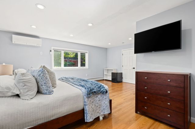 26 Mayflower Road, Winchester, MA 01890