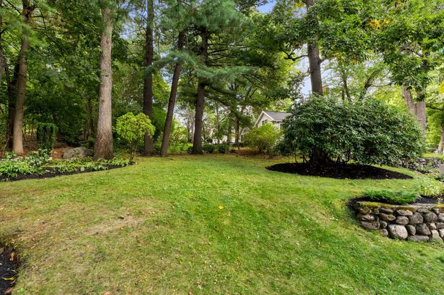26 Mayflower Road, Winchester, MA 01890