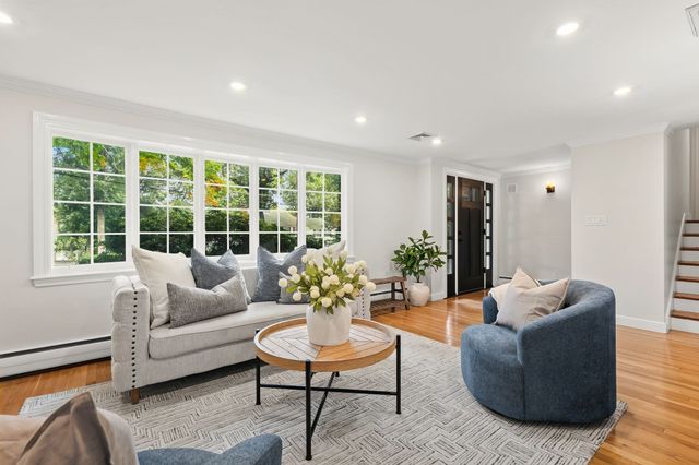 26 Mayflower Road, Winchester, MA 01890