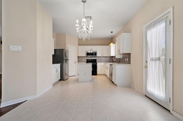 8602 Glen Canyon DR, Round Rock, TX 78681