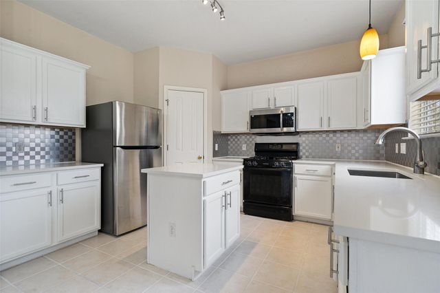 8602 Glen Canyon DR, Round Rock, TX 78681