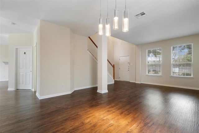 8602 Glen Canyon DR, Round Rock, TX 78681