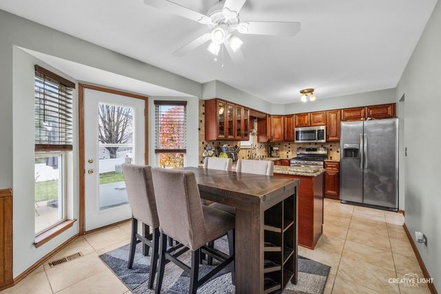 1905 Chestnut Grove Drive, Plainfield, IL 60586