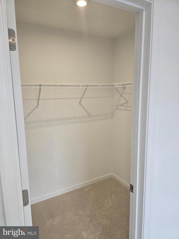 472 HUSKY TRL, Martinsburg, WV 25403