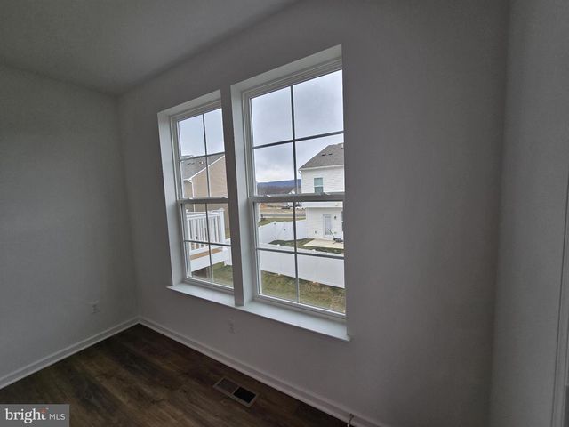 472 HUSKY TRL, Martinsburg, WV 25403