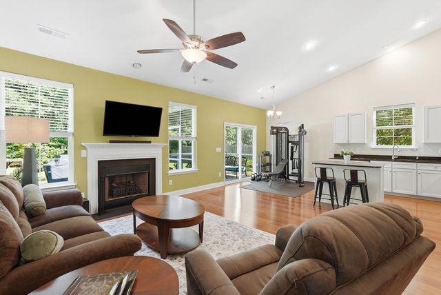 2812 Sunchaser Lane, Mount Pleasant, SC 29466