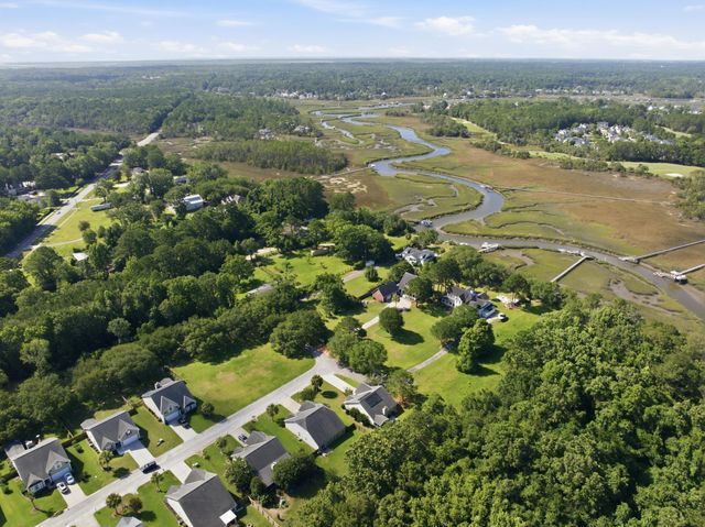 2812 Sunchaser Lane, Mount Pleasant, SC 29466