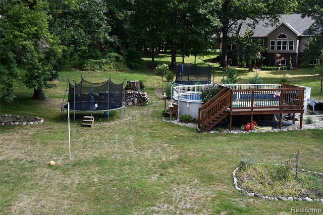 9039 Peer Road, South Lyon, MI 48178