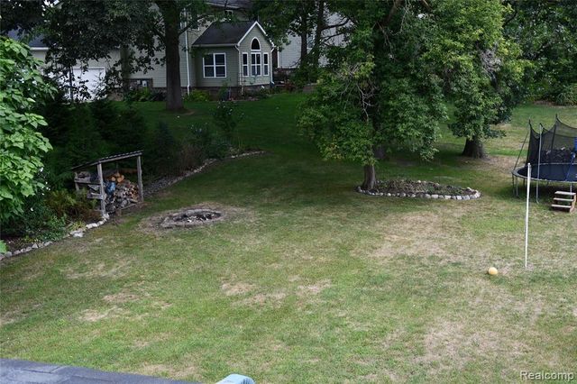 9039 Peer Road, South Lyon, MI 48178