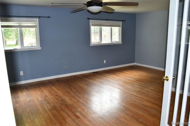 9039 Peer Road, South Lyon, MI 48178