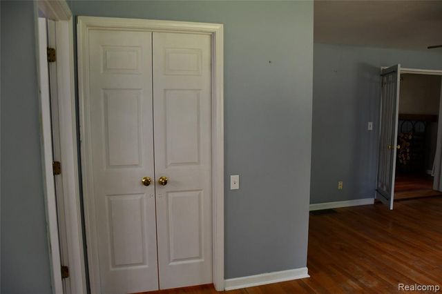9039 Peer Road, South Lyon, MI 48178