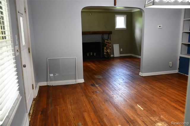 9039 Peer Road, South Lyon, MI 48178
